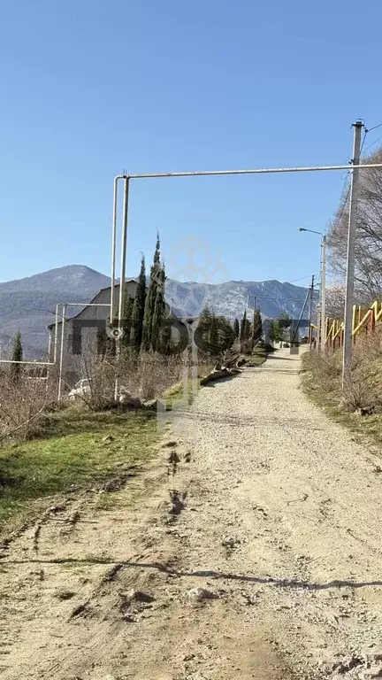 Участок в Крым, Алушта муниципальный округ, с. Изобильное ул. Горная, ... - Фото 1