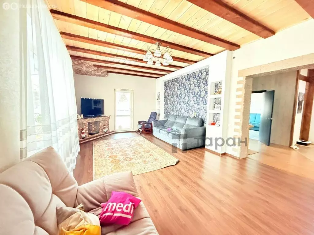 Дом в село Долгодеревенское, Сиреневая улица, 17 (200 м) - Фото 1