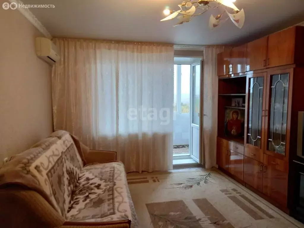2-комнатная квартира: Губкин, проспект Горняков, 4 (49.6 м) - Фото 0
