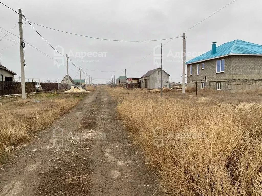 Участок в Волгоградская область, Волжский Погромное кв-л, ул. ... - Фото 0