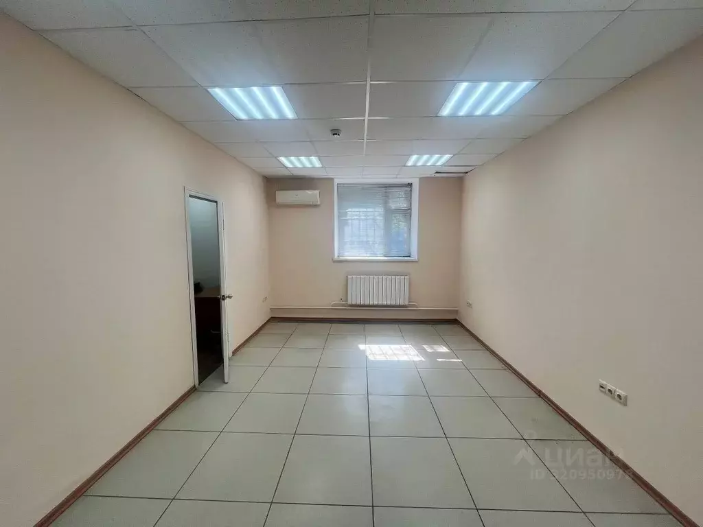 Офис в Татарстан, Казань Габдуллы Тукая ул., 75г (50 м) - Фото 1