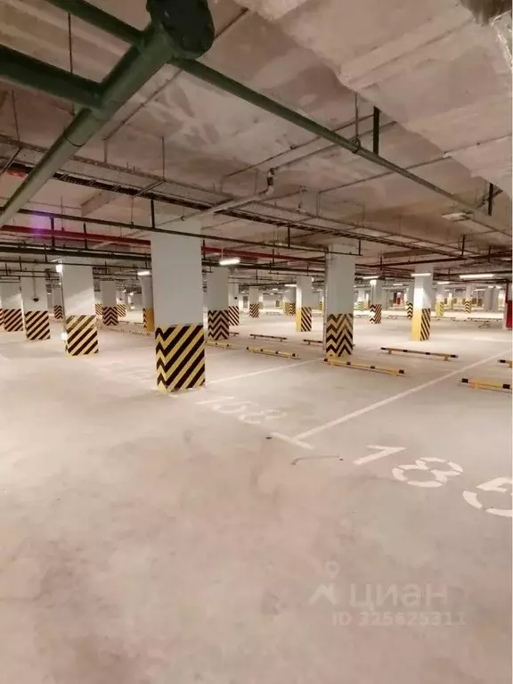 Гараж в Московская область, Ленинский городской округ, пос. Битца ... - Фото 1