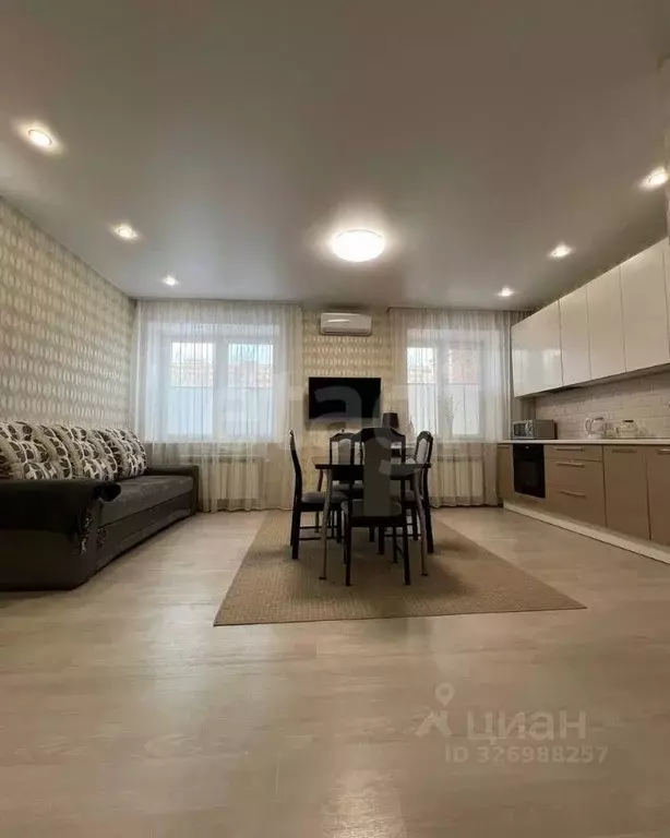 2-к кв. Омская область, Омск просп. Комарова, 11 (67.6 м) - Фото 1