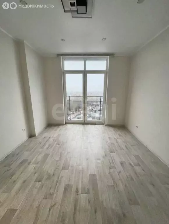 3-комнатная квартира: Калининград, Миргородская улица, 2 (67 м) - Фото 2