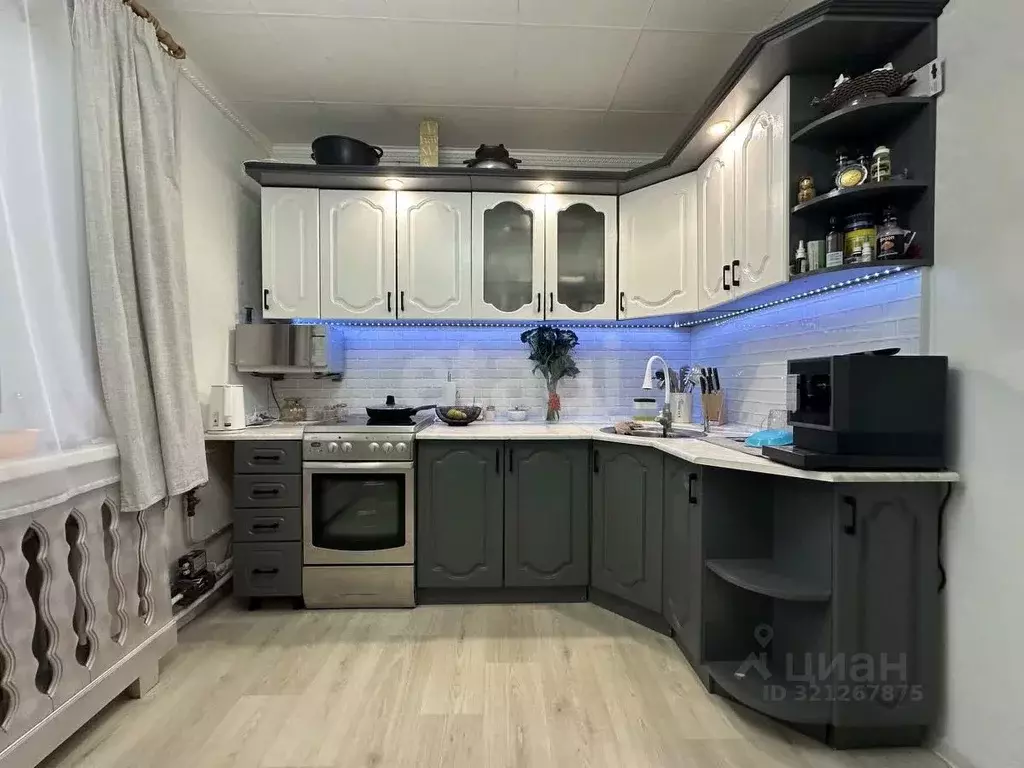 Дом в Ханты-Мансийский АО, Нягань ул. Первостроителей, 10 (63 м) - Фото 0