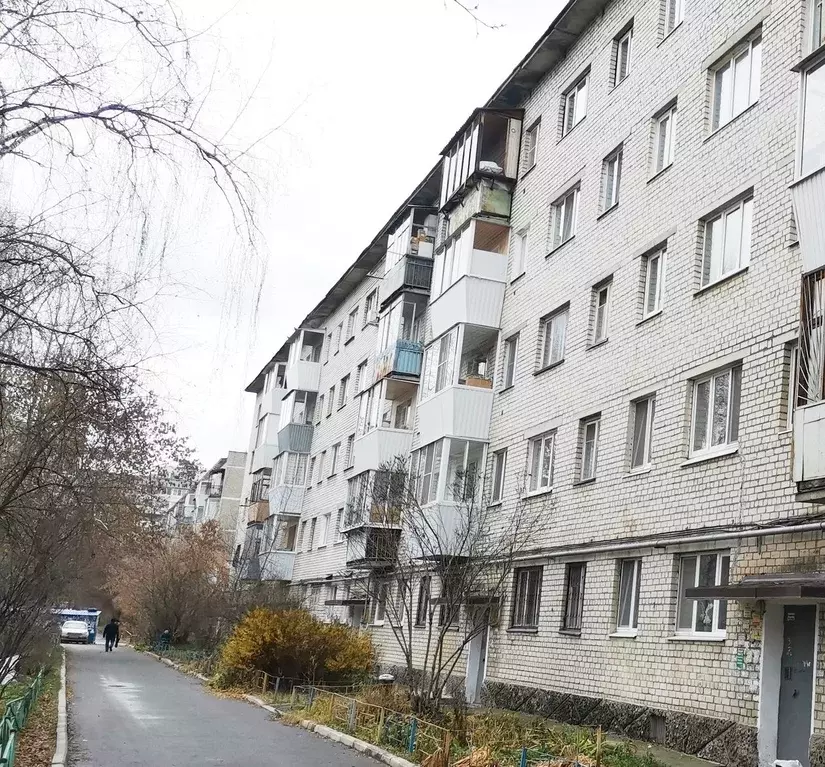 1-к кв. Свердловская область, Екатеринбург ул. Белоярская, 27 (30.0 м) - Фото 1