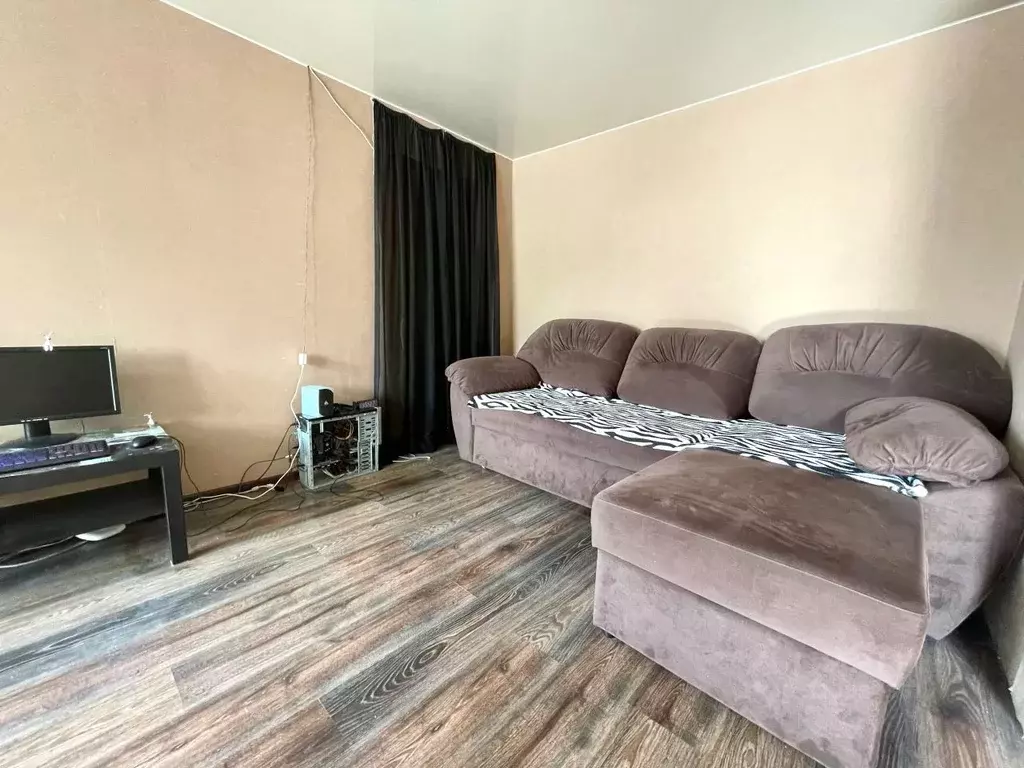 1-к кв. Кировская область, Киров ул. Защитников Отечества, 3 (35.0 м) - Фото 1