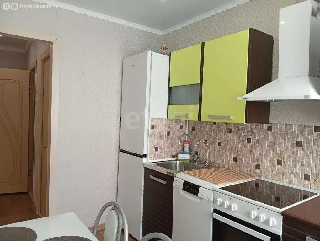 2-комнатная квартира: Тобольск, 6-й микрорайон, 17 (43.8 м) - Фото 0