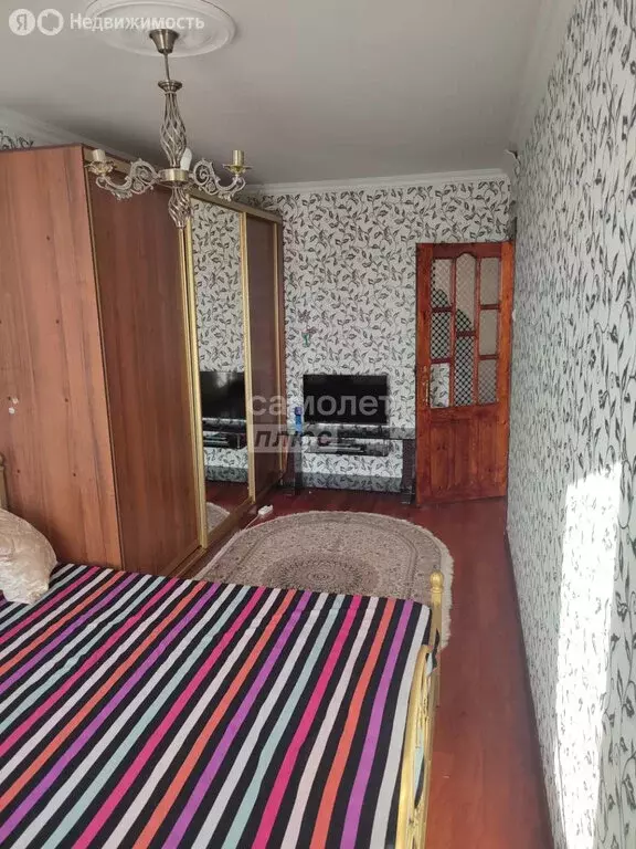 4-комнатная квартира: Кизилюрт, улица Гамзата Цадаса, 64 (76 м) - Фото 2