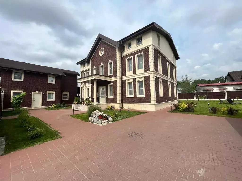 Дом в Московская область, Химки Сходня мкр, ул. Фрунзе, 12 (800 м) - Фото 1