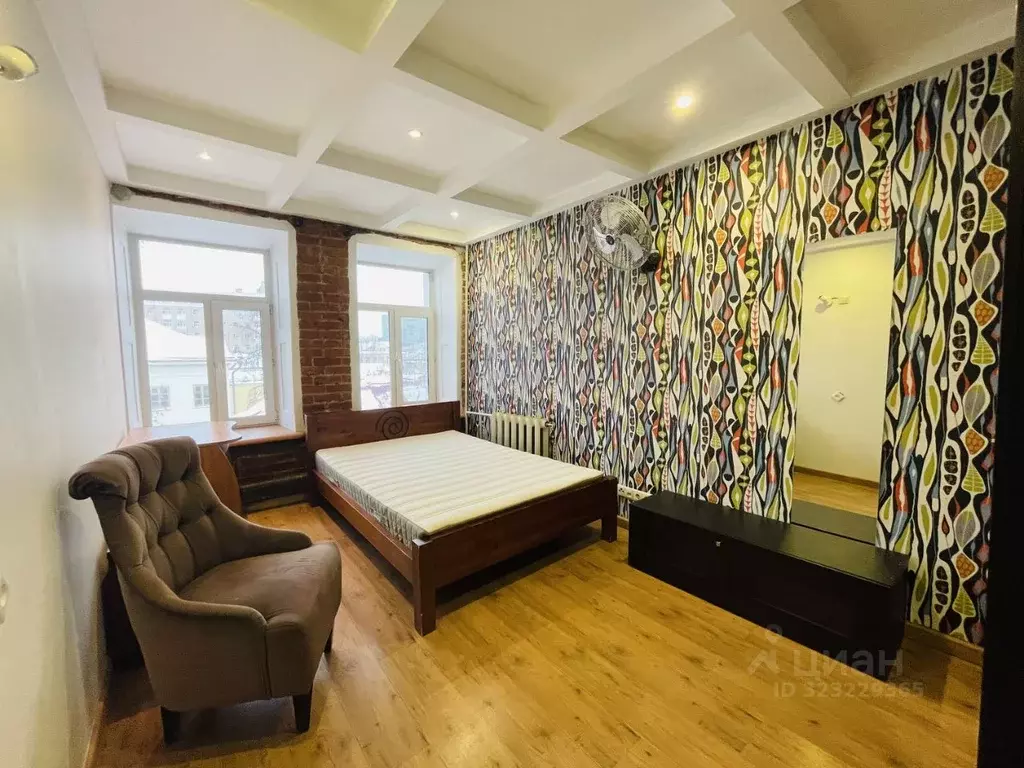 Комната Москва Большой Каретный пер., 6 (17.0 м) - Фото 1