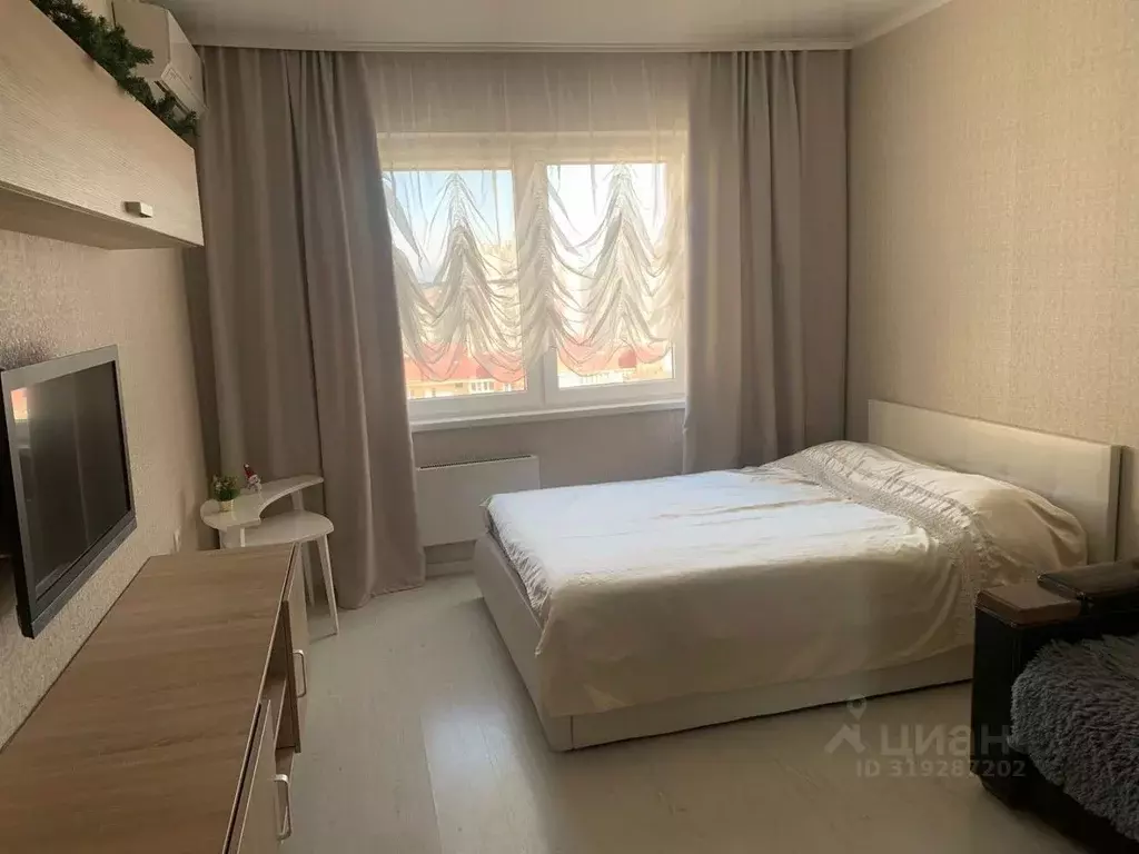 1-к кв. Краснодарский край, Новороссийск Южная ул., 9 (39.0 м) - Фото 0