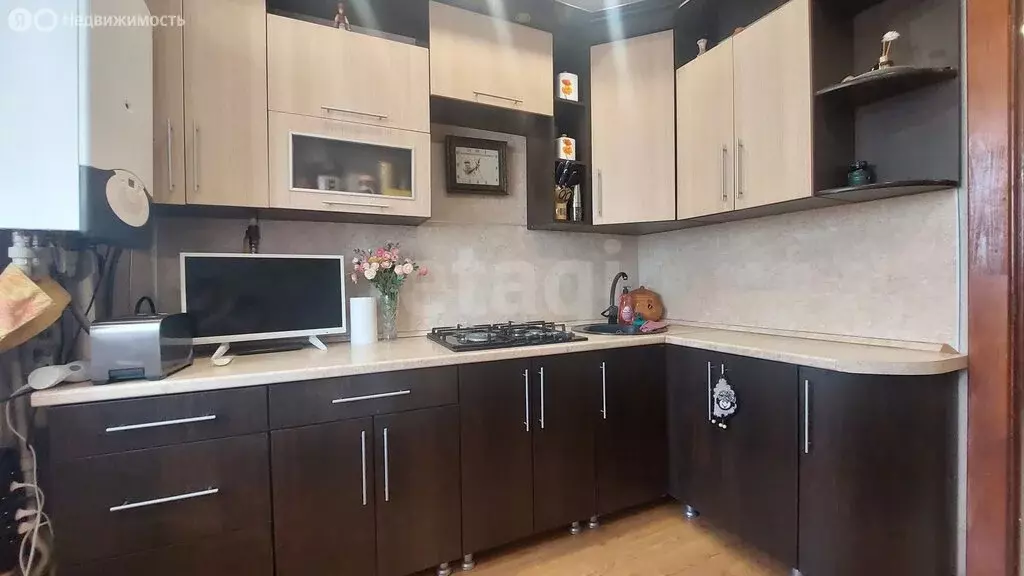 3-комнатная квартира: Строитель, улица Жукова, 15 (71.7 м) - Фото 2