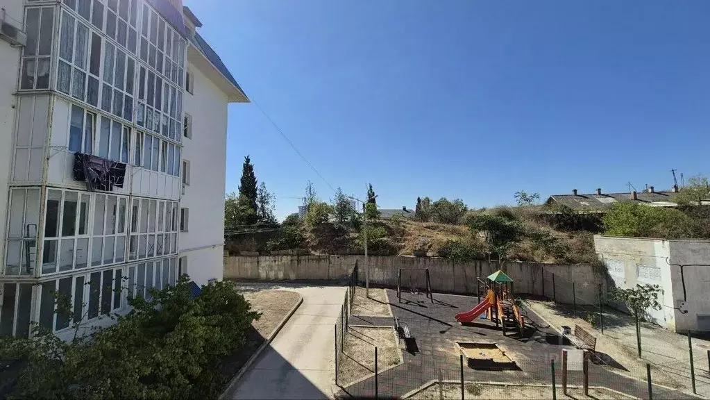 2-к кв. Крым, Судак пер. Суворова, 6 (59.8 м) - Фото 1