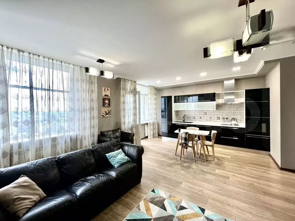 2-к. квартира, 70 м, 14/17 эт. - Фото 0