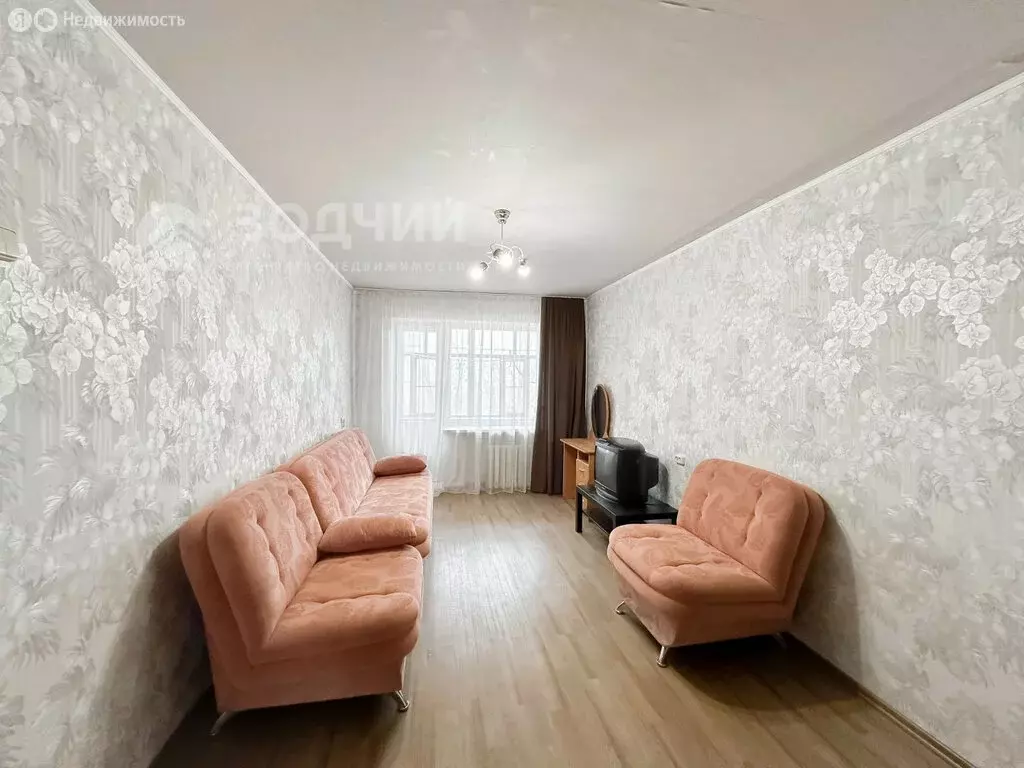 3-комнатная квартира: Чебоксары, улица Космонавта Андрияна ... - Фото 1