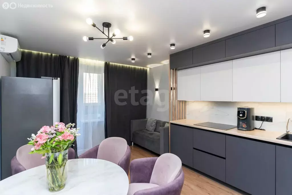 2-комнатная квартира: Тюмень, улица Монтажников, 42/1 (67.6 м) - Фото 1