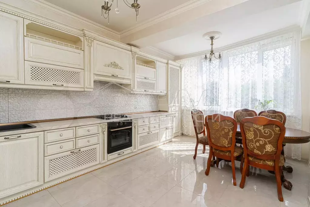 3-к. квартира, 100 м, 2/10 эт. - Фото 0