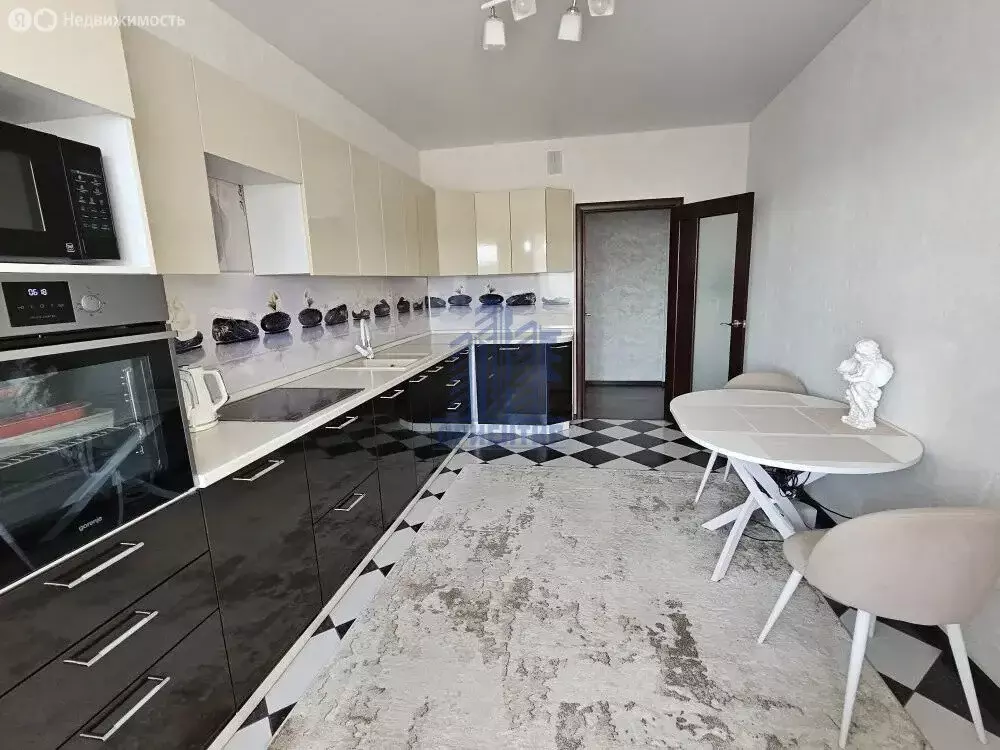 3-комнатная квартира: Чебоксары, улица Калинина, 91 (80.4 м) - Фото 2