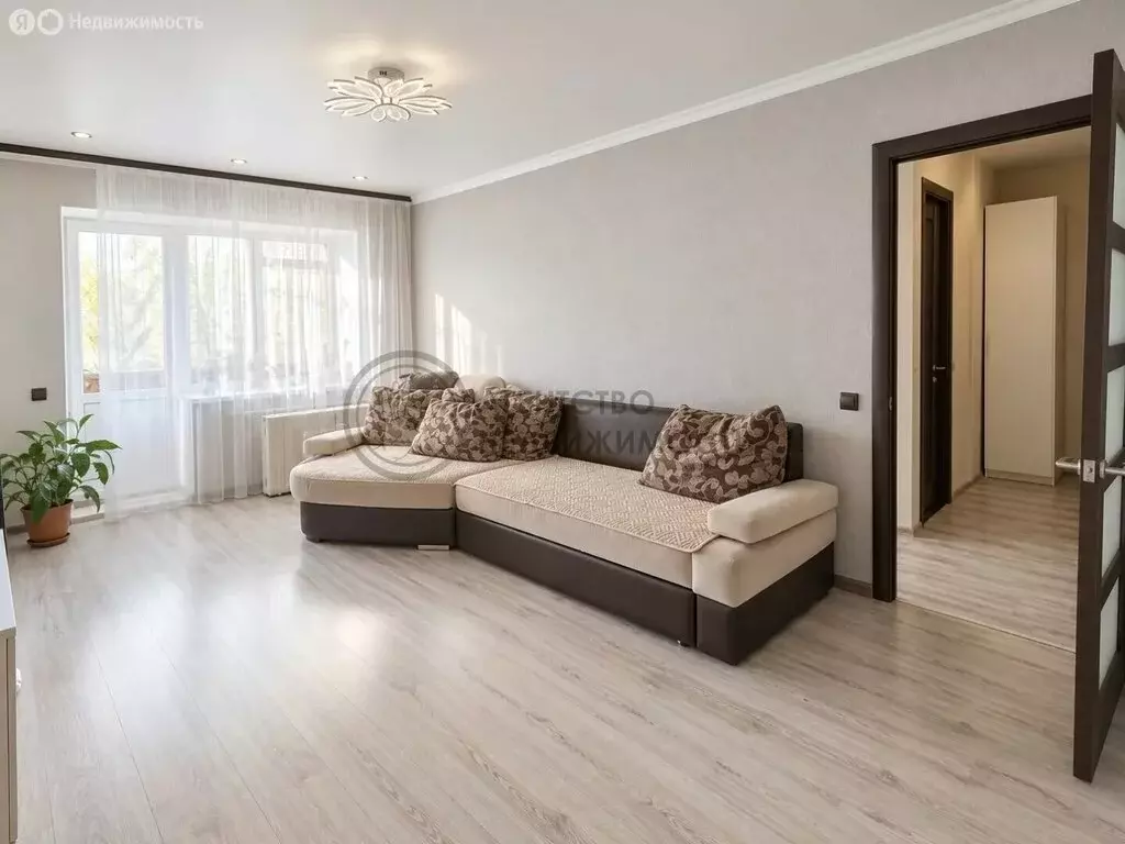 2-комнатная квартира: село Высокая Гора, Юбилейная улица, 1 (50 м) - Фото 1