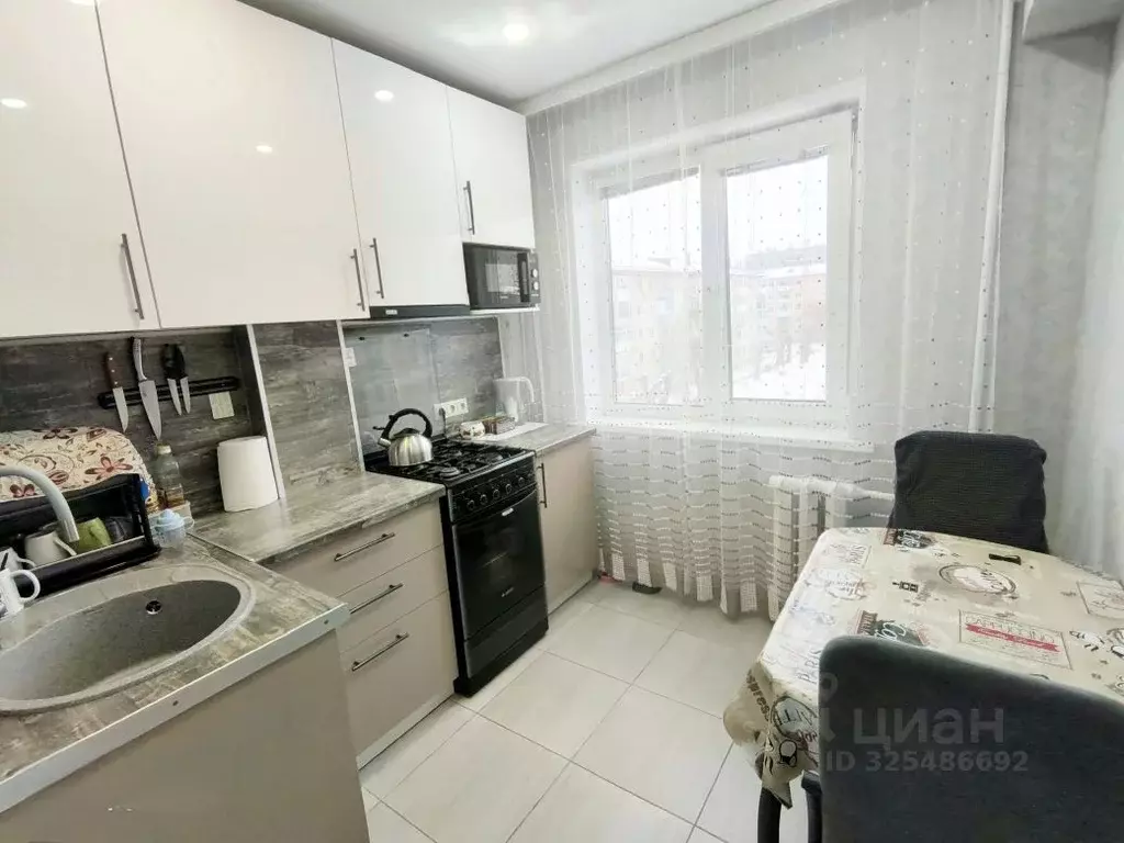 3-к кв. Омская область, Омск Городок Нефтяников мкр, ул. Владимира ... - Фото 1