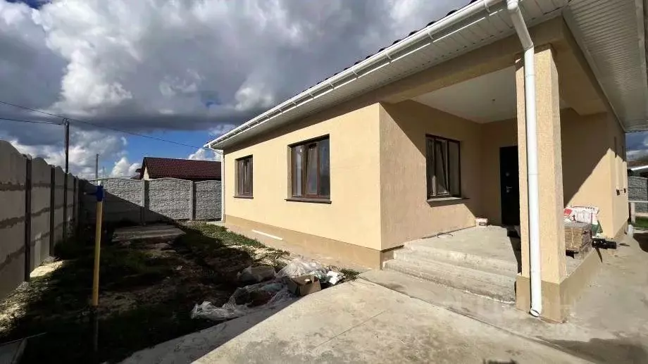 Дом в Крым, Симферопольский район, с. Доброе  (100 м) - Фото 1