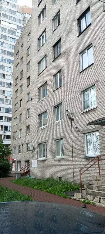 1к в 8-комнатной квартире (18 м) - Фото 1