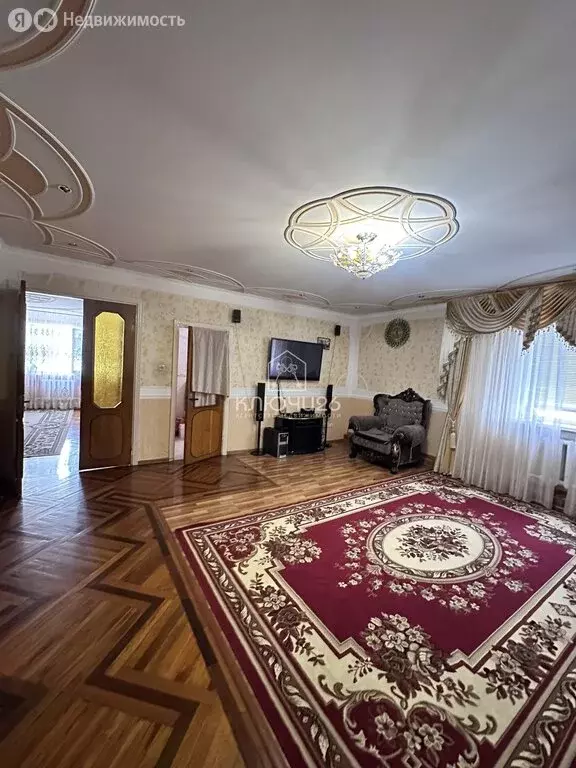 Дом в Новопавловск, улица Дзержинского (180 м) - Фото 1