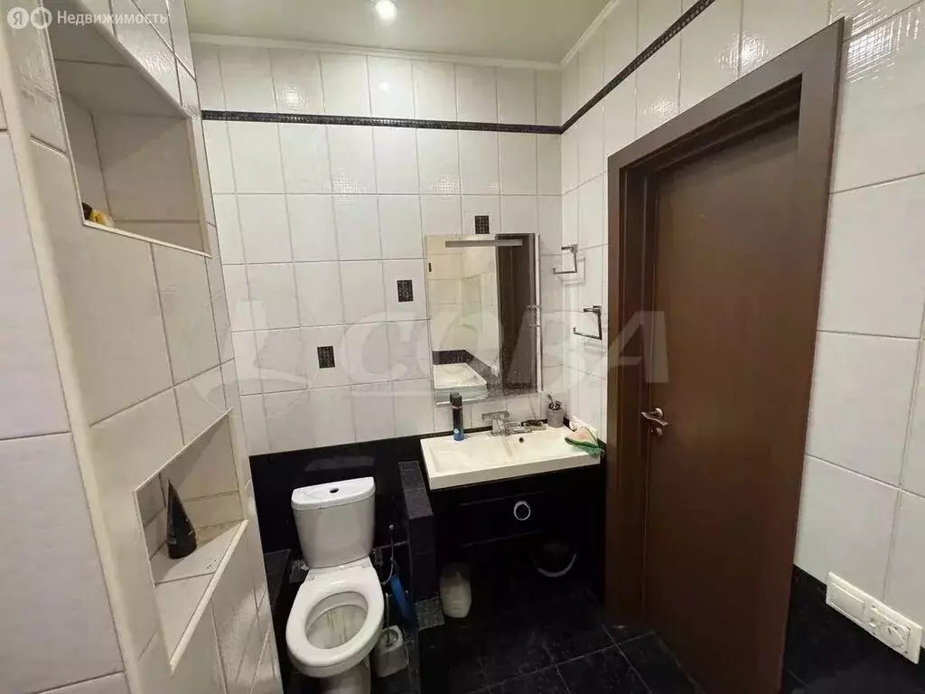 2-комнатная квартира: Тюмень, улица Муравленко, 13 (58 м) - Фото 1