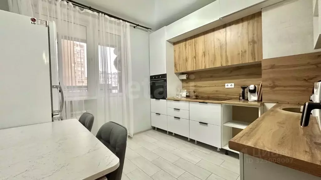 2-к кв. Татарстан, Казань ул. Адоратского, 1Б (65.9 м) - Фото 1