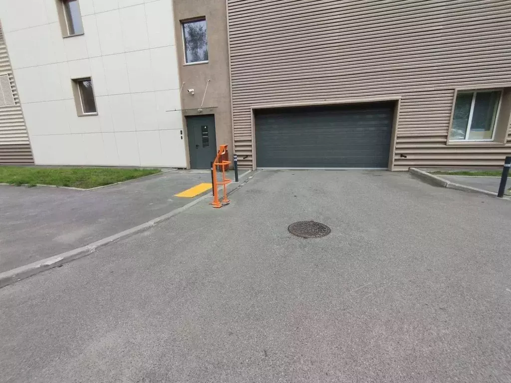 Гараж в Санкт-Петербург ул. Ивинская, 19к4 (13 м) - Фото 1