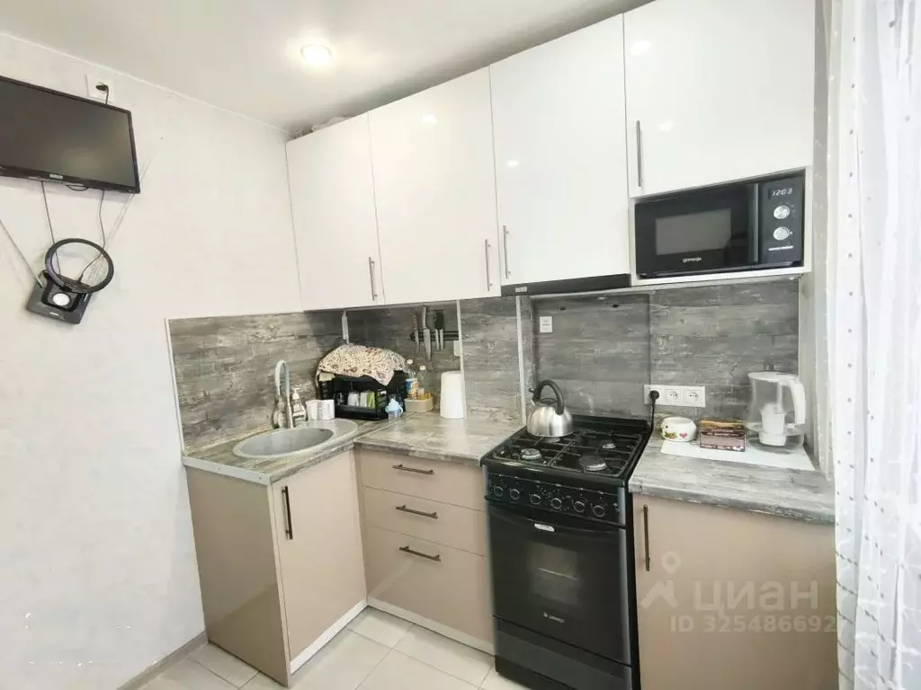 3-к кв. Омская область, Омск Городок Нефтяников мкр, ул. Владимира ... - Фото 2