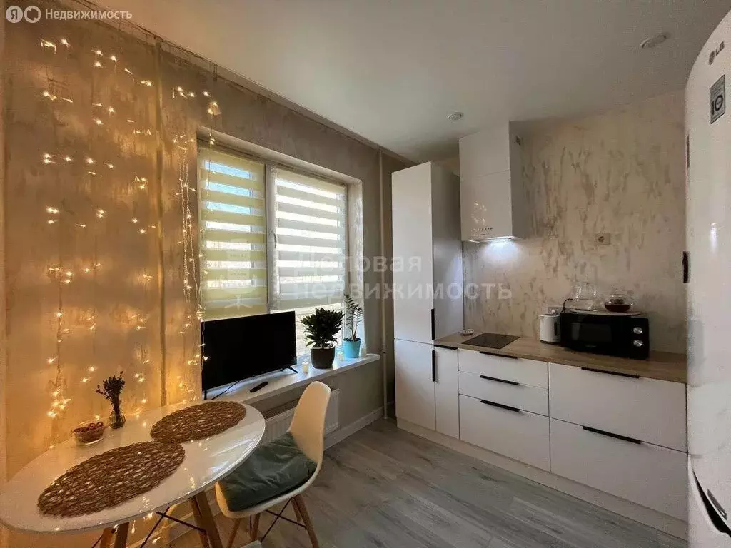 1-комнатная квартира: Великий Новгород, Державинский район, улица ... - Фото 1