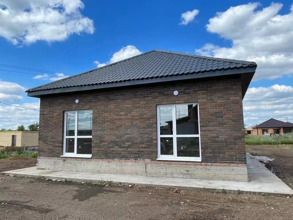 Дом в Оренбургская область, Оренбургский район, с. Подгородняя ... - Фото 1