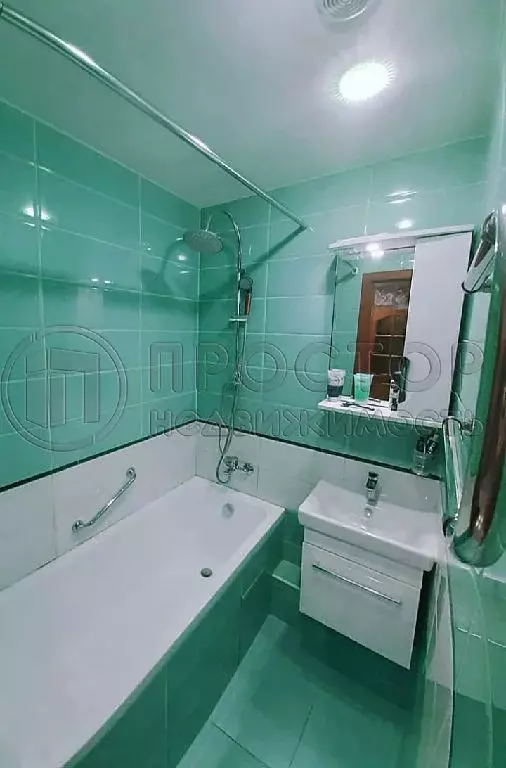 Продается 4-комнатная квартира - Фото 0