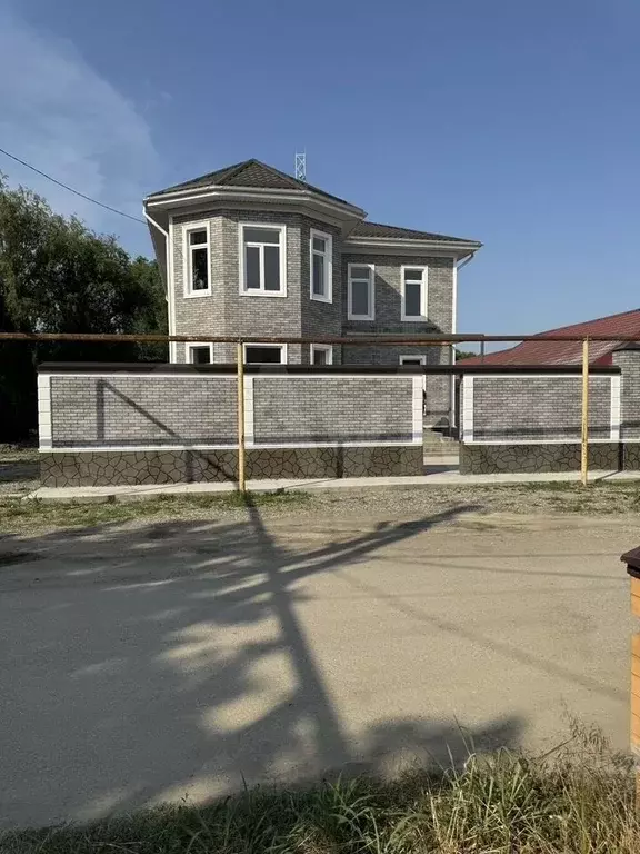 Дом 250 м на участке 5 сот. - Фото 0