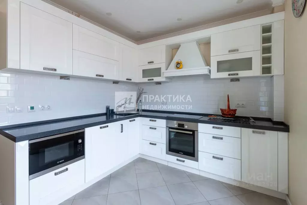 3-к кв. Московская область, Химки ул. Родионова, 5 (76.5 м) - Фото 2