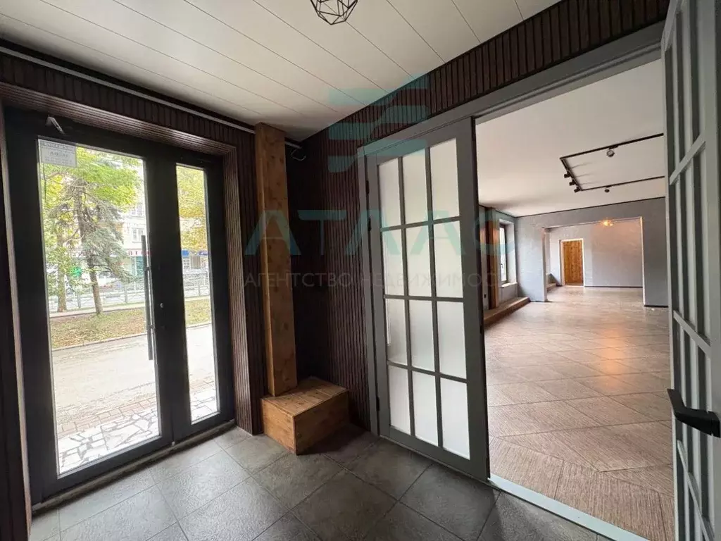 Торговая площадь в Крым, Симферополь ул. Севастопольская, 3 (197 м) - Фото 1