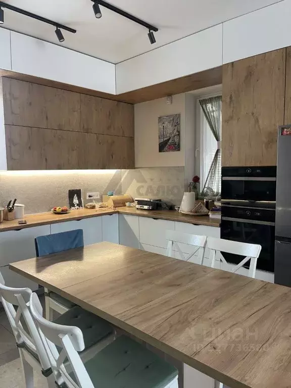 Дом в Калининградская область, Гурьевск Свободная ул., 27А (180 м) - Фото 1