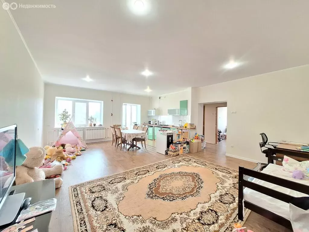 3-комнатная квартира: Пенза, улица Антонова, 15 (106.8 м) - Фото 1