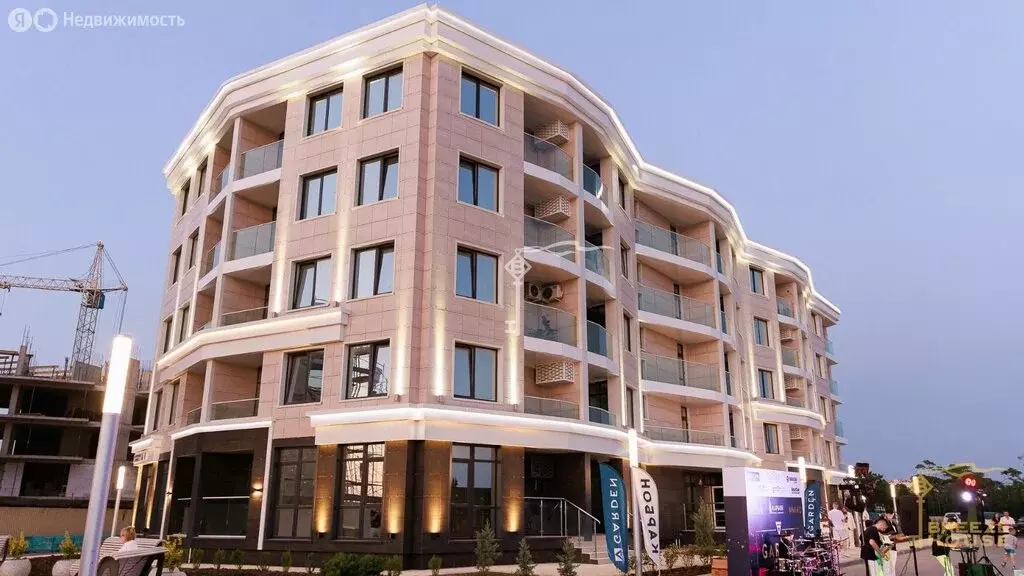 Квартира-студия: Севастополь, улица Лётчиков, 10 (54.9 м) - Фото 1