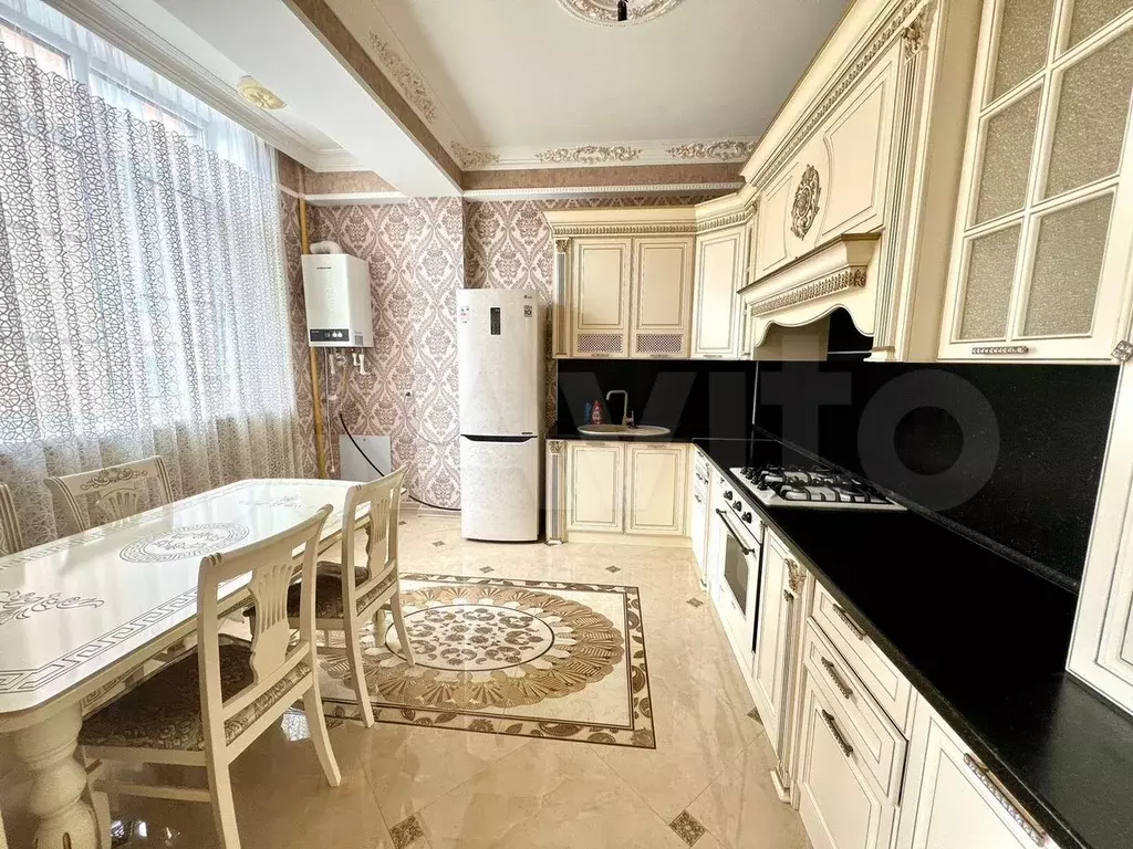 2-к. квартира, 65 м, 4/10 эт. - Фото 1
