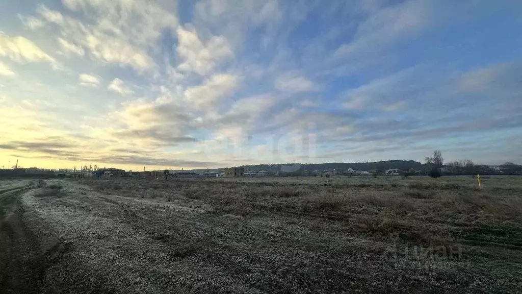 Участок в Крым, Симферопольский район, с. Мирное  (6.5 сот.) - Фото 0