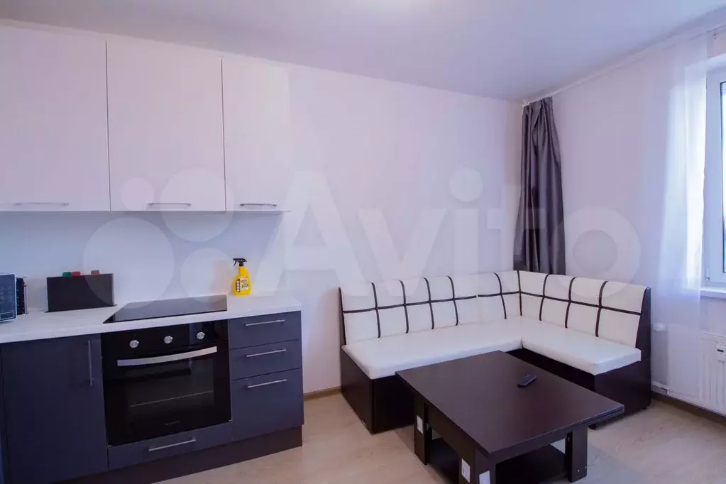 10 и более-к. квартира, 33 м, 3/14 эт. - Фото 1