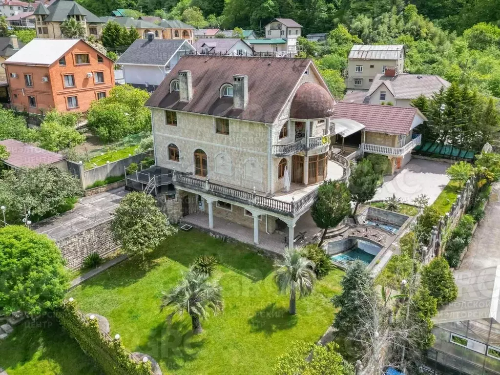 Дом в Краснодарский край, Сочи Береговая ул., 8/5 (558 м) - Фото 1