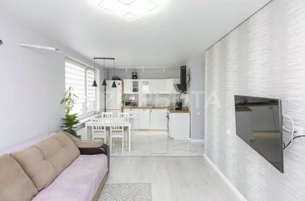 3-к кв. Тюменская область, Тюмень ул. Стройотрядовская, 12 (60.3 м) - Фото 2