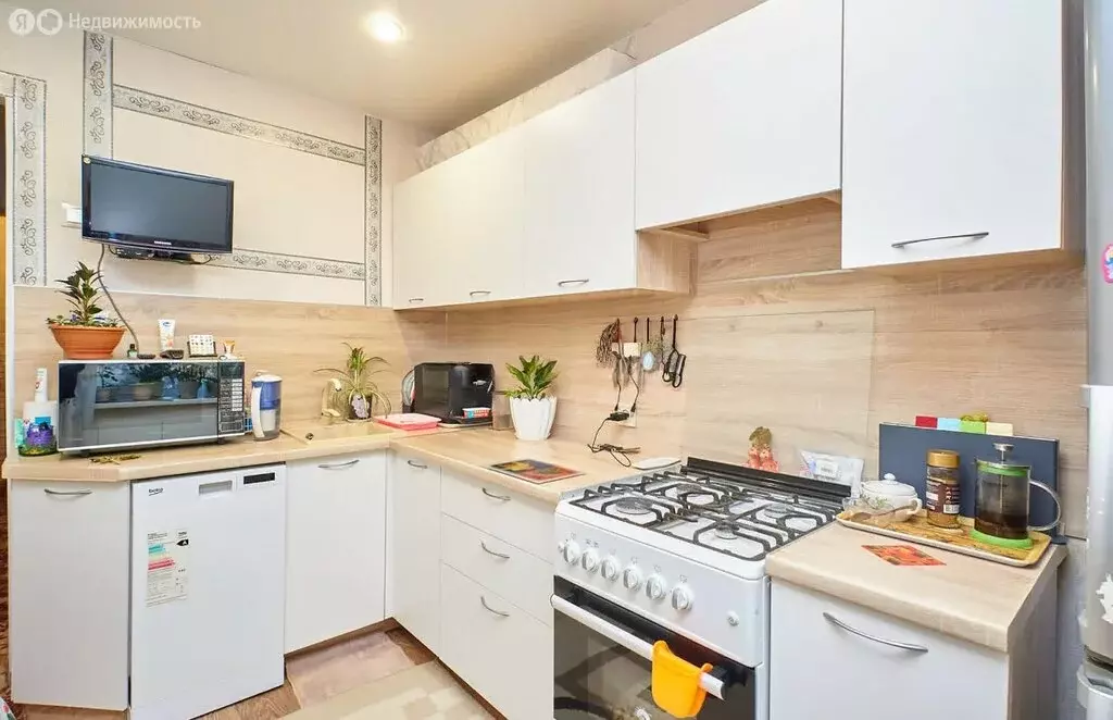 4-комнатная квартира: Тюмень, Минская улица, 5А (74.2 м) - Фото 1