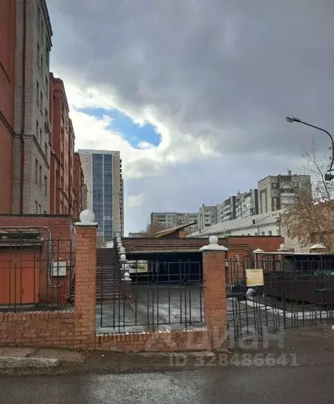 Гараж в Красноярский край, Красноярск Новосибирская ул., 29 (19 м) - Фото 1