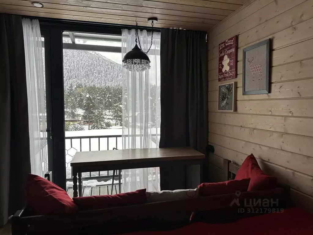 Комната Карачаево-Черкесия, Зеленчукский район, с. Архыз ул. ... - Фото 1