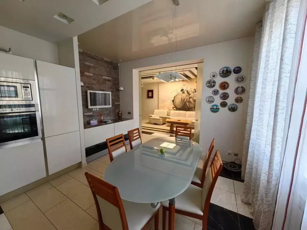 3-к кв. Нижегородская область, Нижний Новгород ул. Белинского, 15 ... - Фото 0